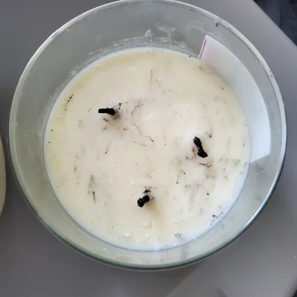 White Barn Spring Scented Candle *USED/NO LID - Picture 4 of 4